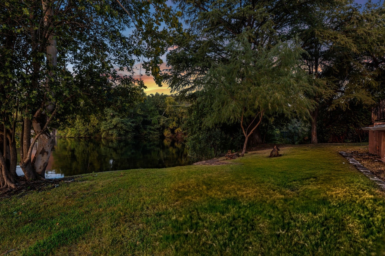 1700 Lakeshore Drive