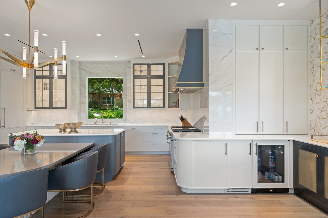 3111 Above Stratford