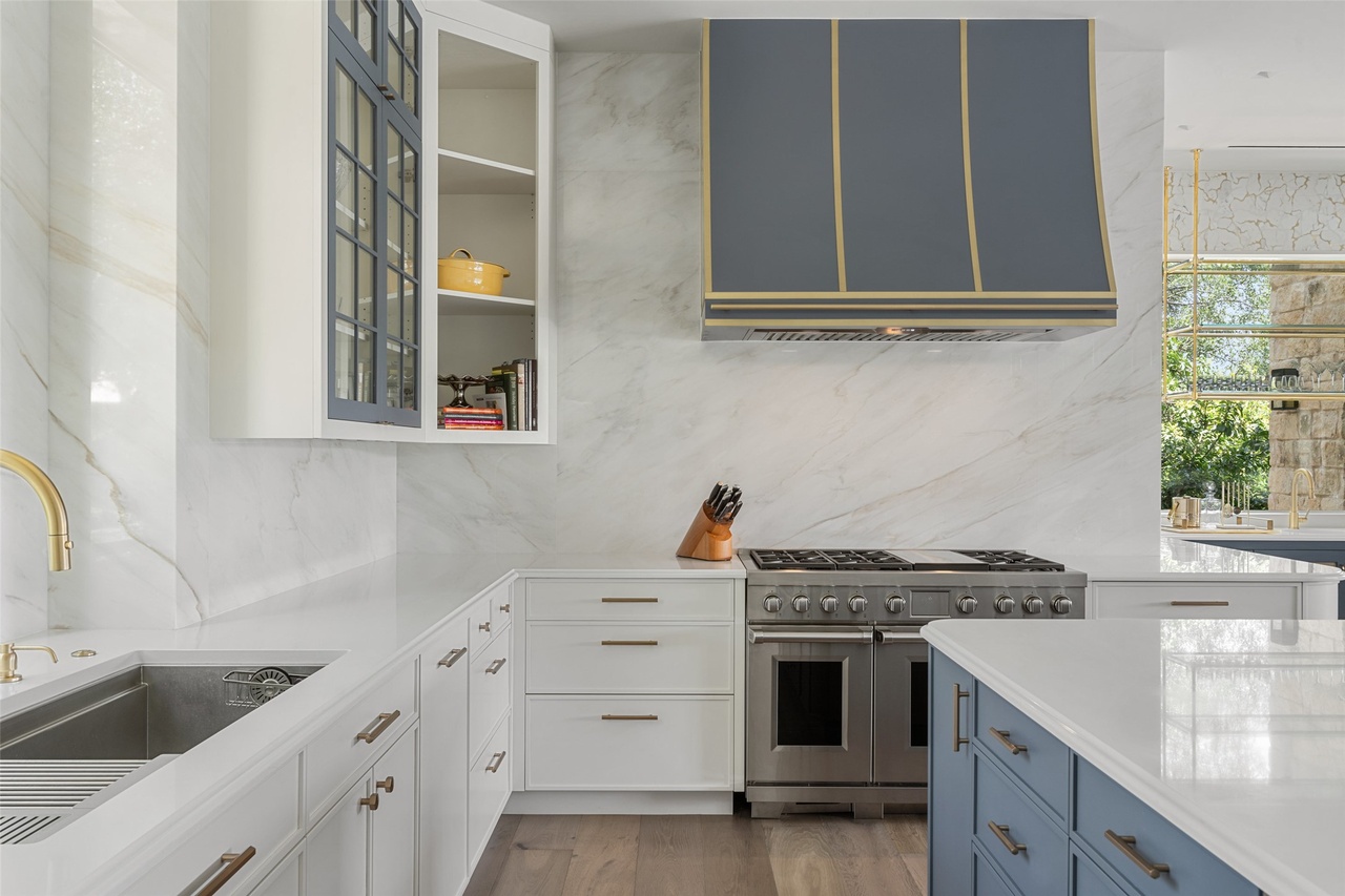 3111 Above Stratford