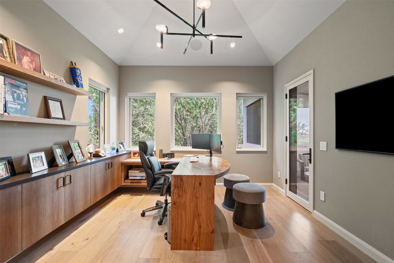 3111 Above Stratford